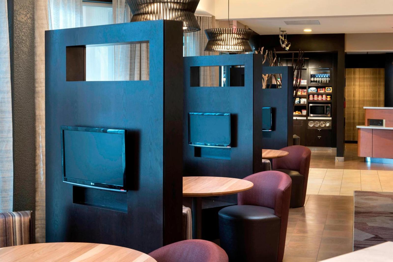 Courtyard By Marriott Chicago Waukegan/Gurnee